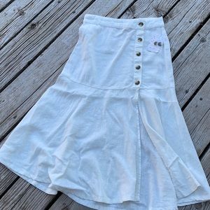Free People Cream linen side button flouncy skirt